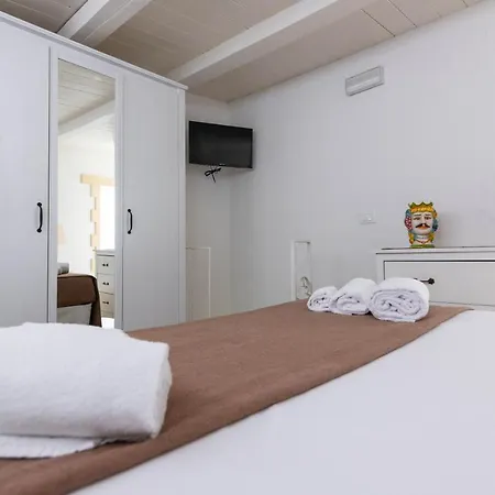 Apartment Made In Ortigia Syracuse